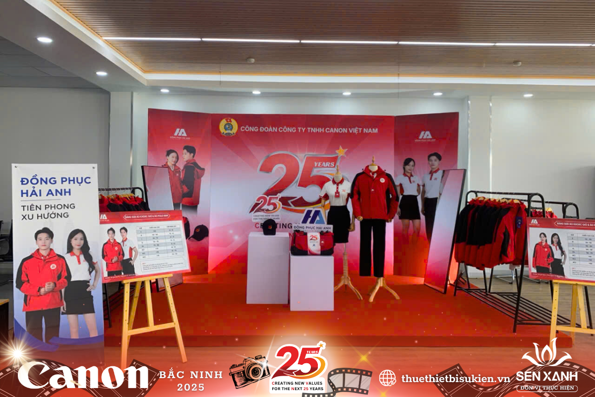 Khu vực trưng bày đồng phục Khu vực trưng bày đồng phục