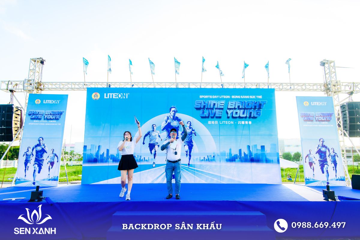 Backdrop cần được thiết kế tối giản