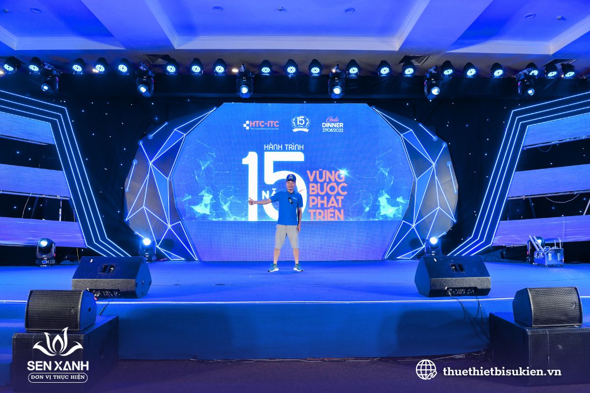Màn hình LED làm backdrop lễ kỷ niệm thành lập