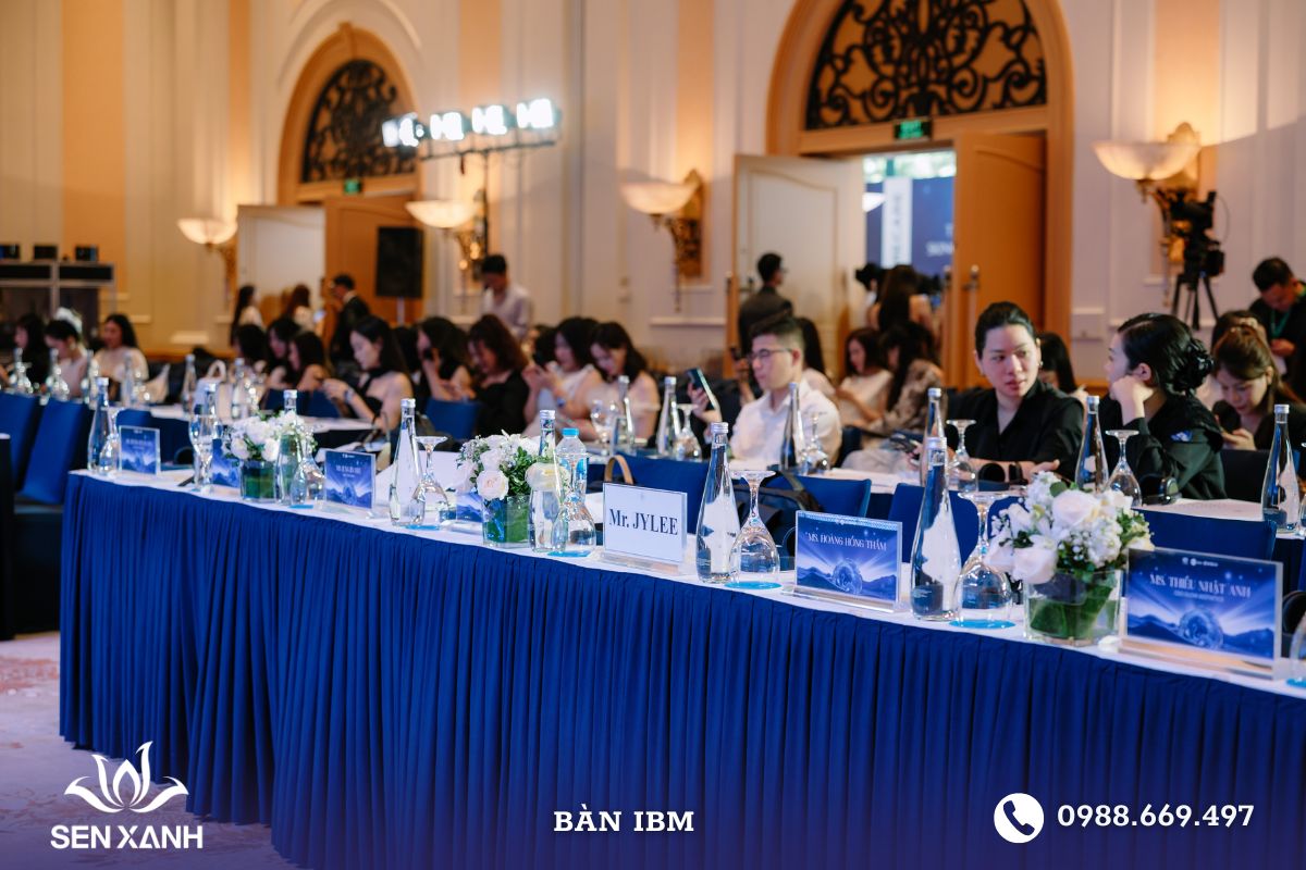 10 mẫu bàn ghế phổ biến trong tổ chức sự kiện