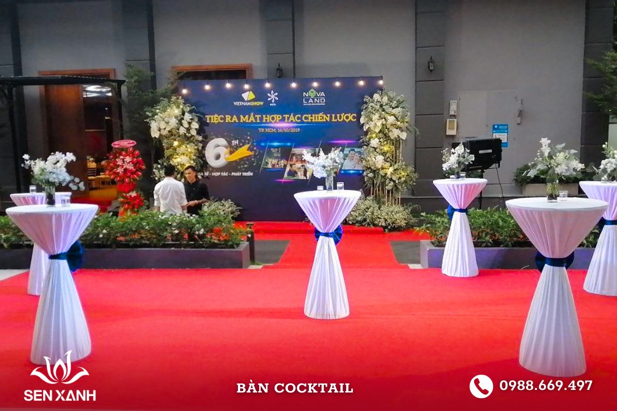 Cho thuê bàn Cocktail tại sự kiện khai trương, khánh thành