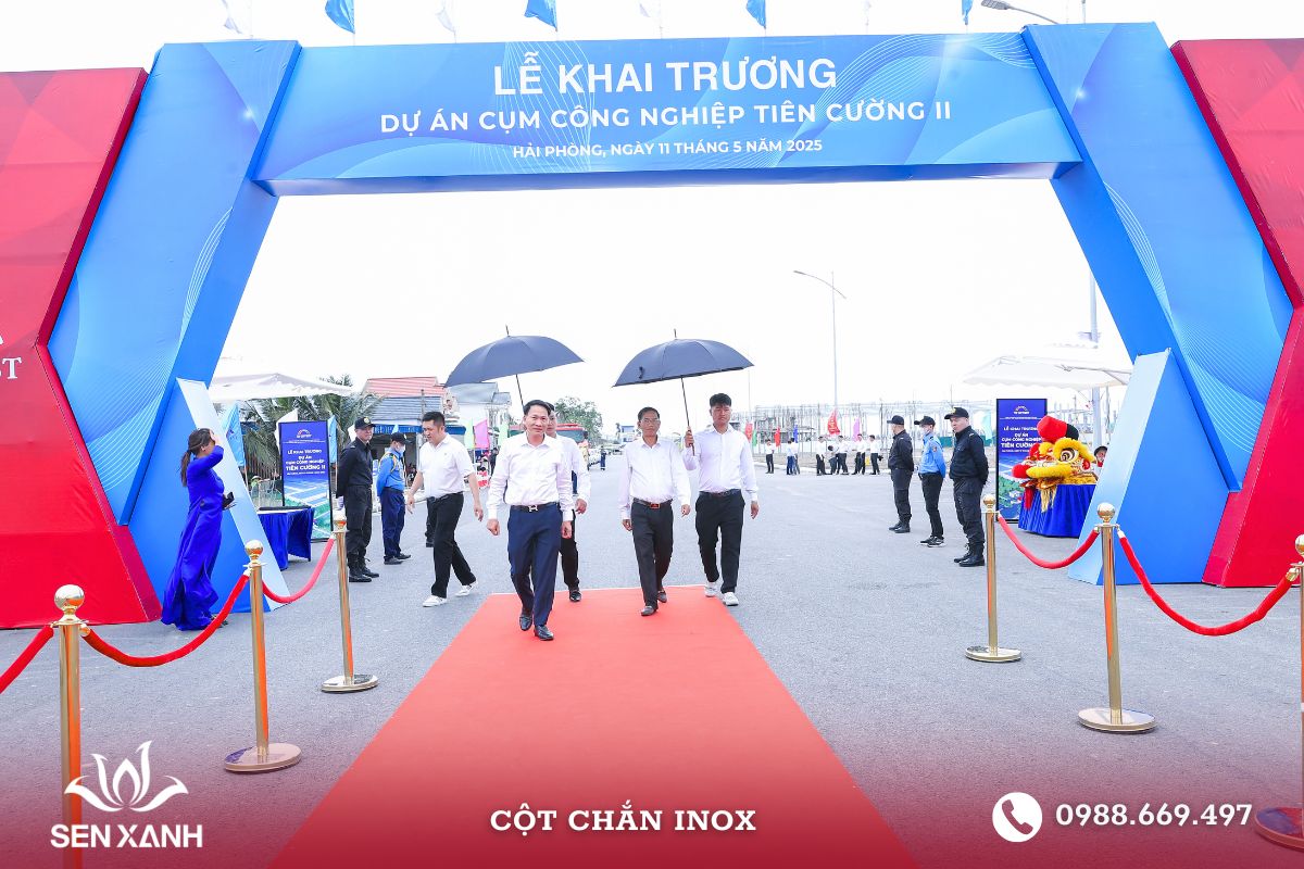 Cột chắn Inox có vai trò quan trọng trong các sự kiện trang trọng Cột chắn Inox có vai trò quan trọng trong các sự kiện trang trọng