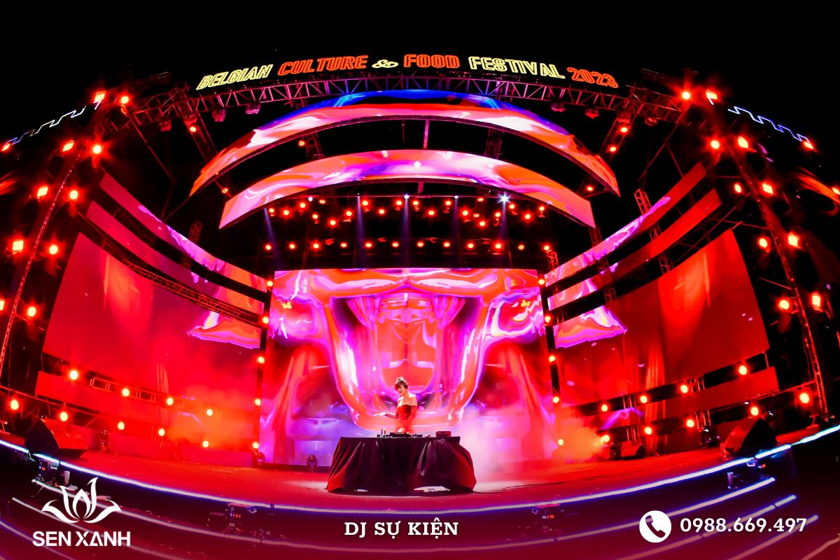 DJ - Được ví như một bậc “phù thủy âm thanh” DJ - Được ví như một bậc “phù thủy âm thanh”