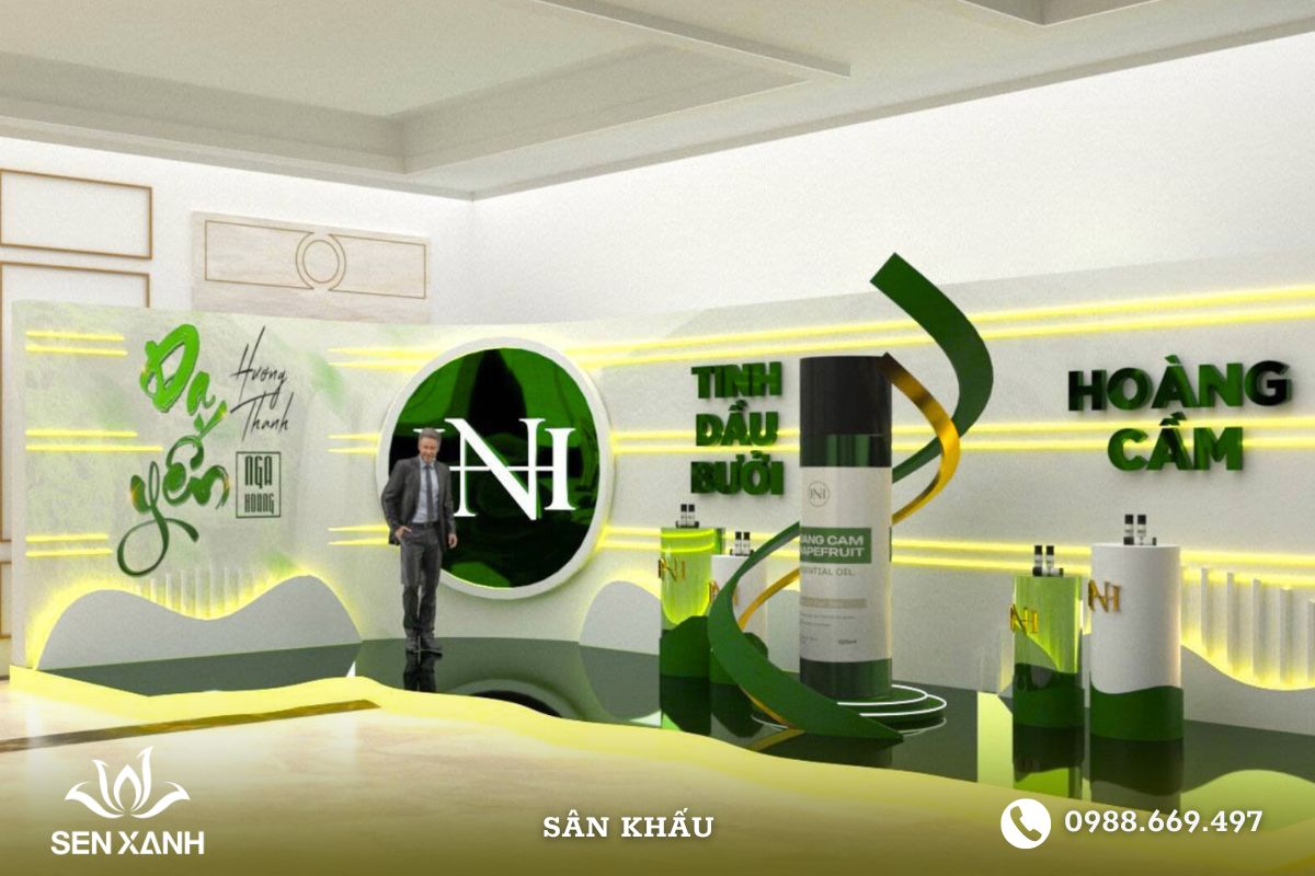 Sân khấu với các mô hình biểu tượng cỡ lớn Sân khấu với các mô hình biểu tượng cỡ lớn
